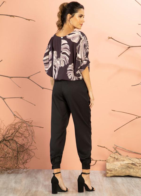 Quintess - Blusa Folhagem Preta Ampla com Mangas 3/4 7