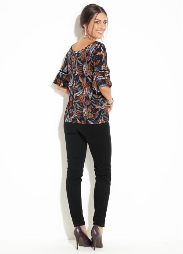 Quintess - Blusa Mangas 3/4 com Pompons Folhagens Preto 4