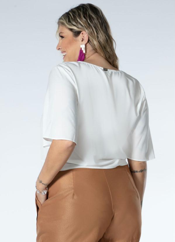 Quintess - Blusa Off White com Botões e Mangas Soltinhas 6