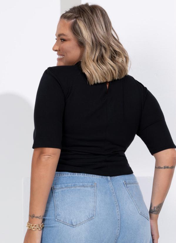 Quintess - Blusa Preta com Frufru no Decote 7
