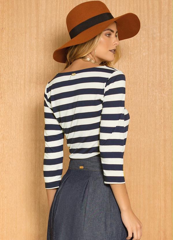 Quintess - Blusa Listrada com Amarração no Decote 2