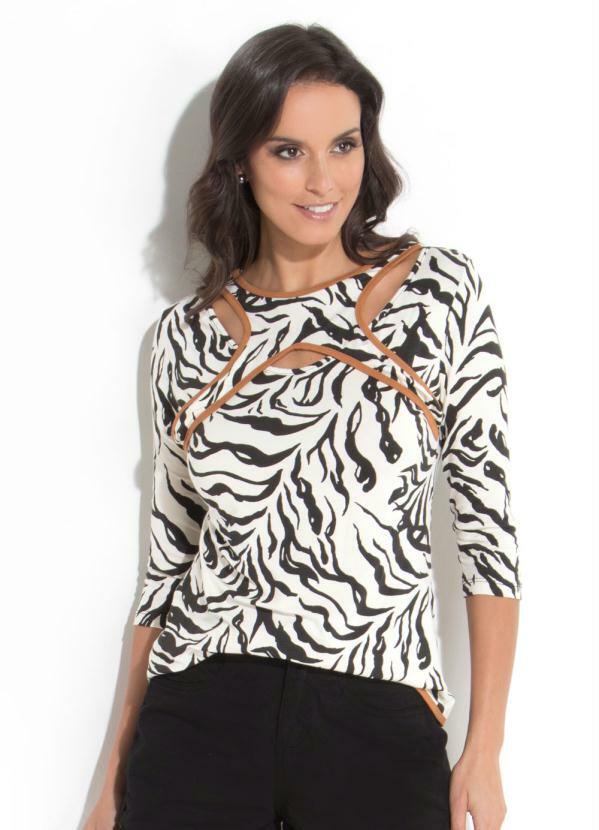 Quintess - Blusa Zebra Quintess com Sobreposição Frontal