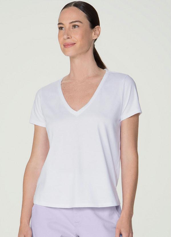 Hering - Blusa Básica Feminina Gola V em Algodão Pima Branco