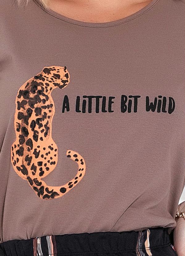 Moda Pop - Blusa Chocolate com Estampa Localizada 3