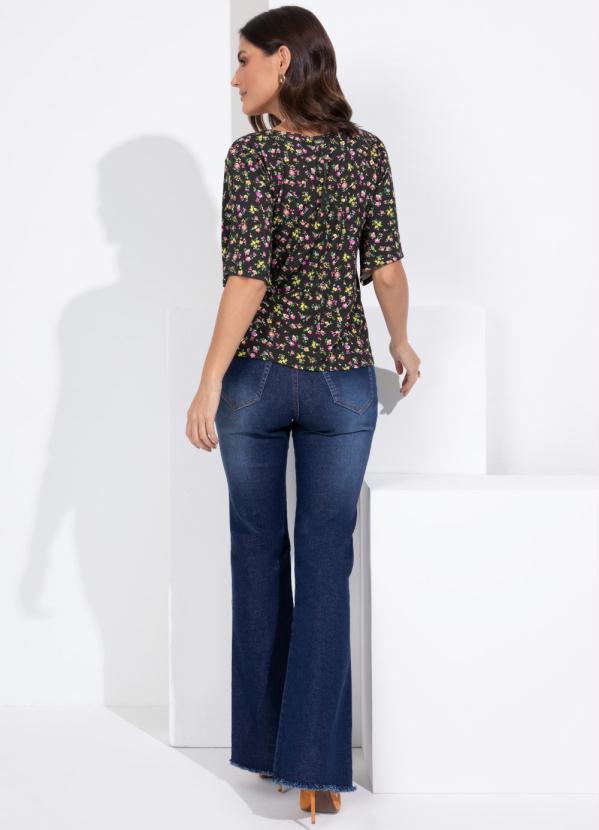 Quintess - Blusa Floral Decote V com Mangas Evasê 4