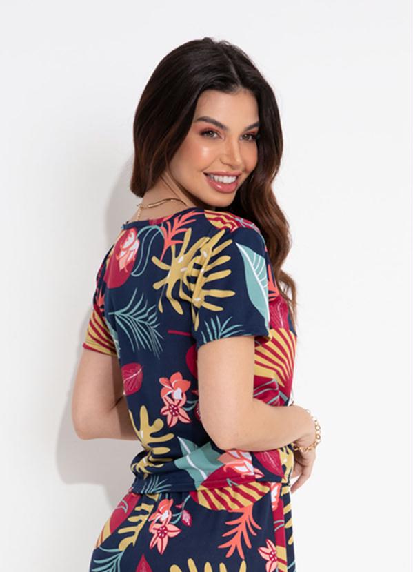 Queima Estoque - Blusa Floral Marinho Transpassada 2