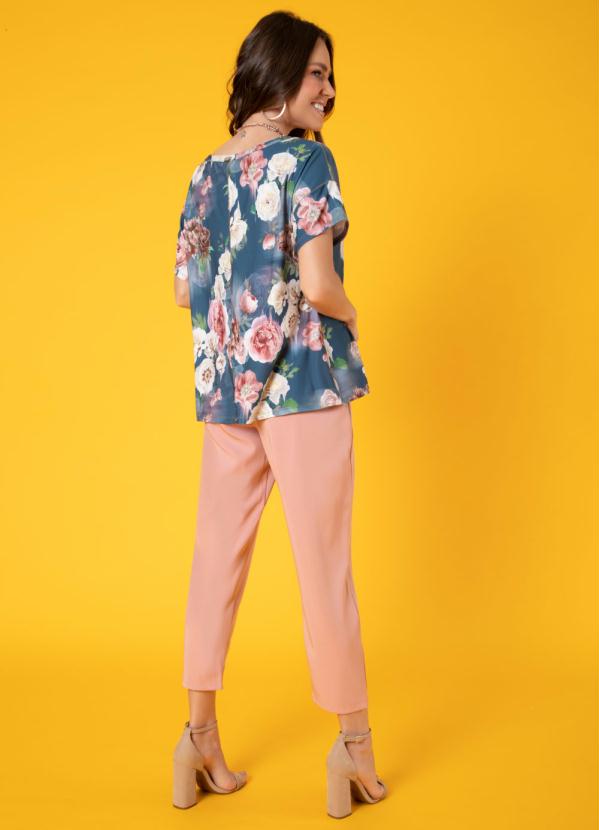 Quintess - Blusa Flores Soltinha com Decote V 4