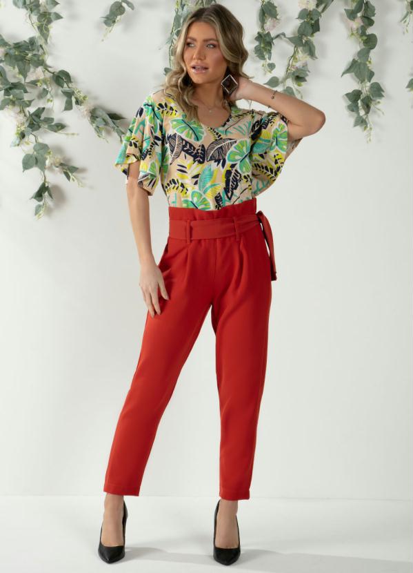 Quintess - Blusa Folhagem Bege com Decote V e Manga Evasê 3