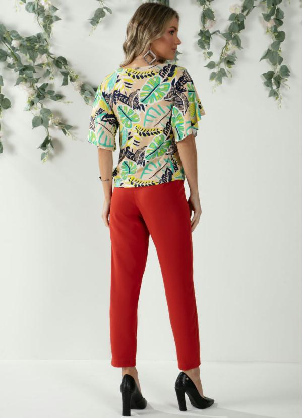 Quintess - Blusa Folhagem Bege com Decote V e Manga Evasê 4