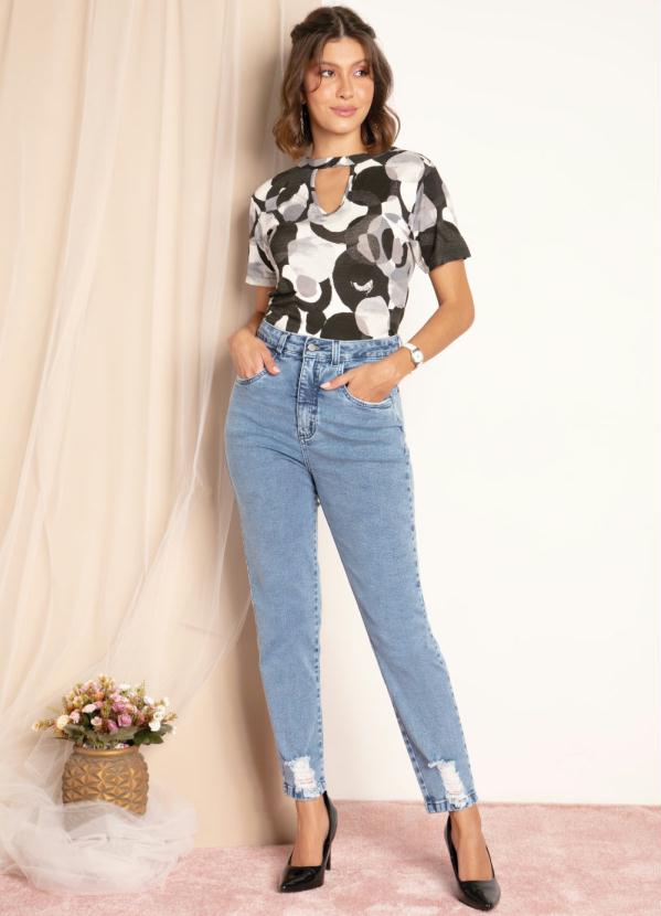 Quintess - Blusa Manchas Cinzas com Decote Vazado 5