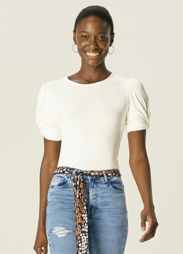 Malwee - Blusa Off White com Manga Torcida