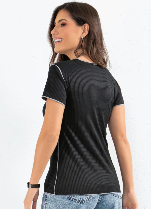 Quintess - Blusa Preta com Costuras Contrastantes 2