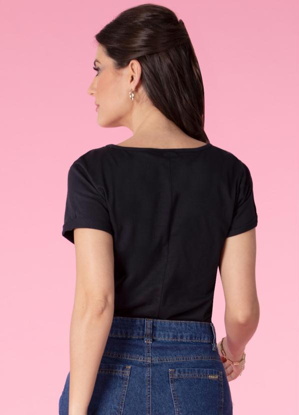 Quintess - Blusa Preta com Estampa Localizada 6