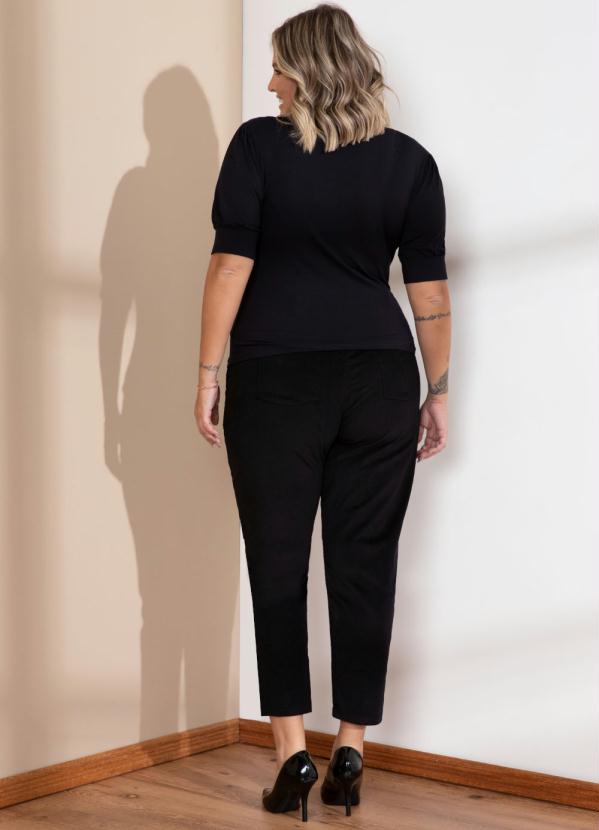 Quintess - Blusa Preta com Gola em Renda 8