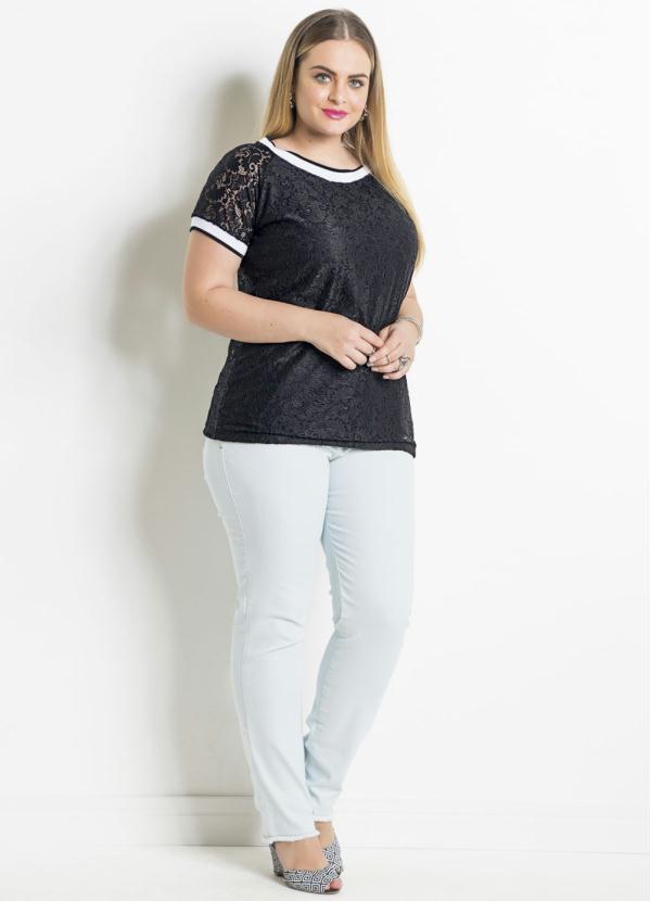Quintess - Blusa Preta com Renda Plus Size Quintess 5
