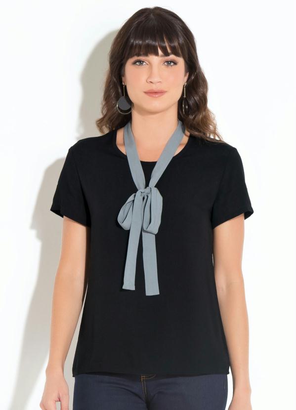Quintess - Blusa Preta Quintess com Tira no Decote