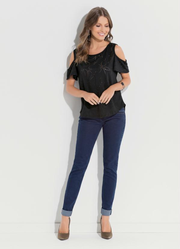 Quintess - Blusa Quintess Preta com Ombros Vazados 4
