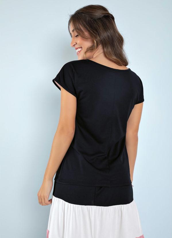 Queima Estoque - Blusa Tricolor com Recortes Moda Evangélica 2