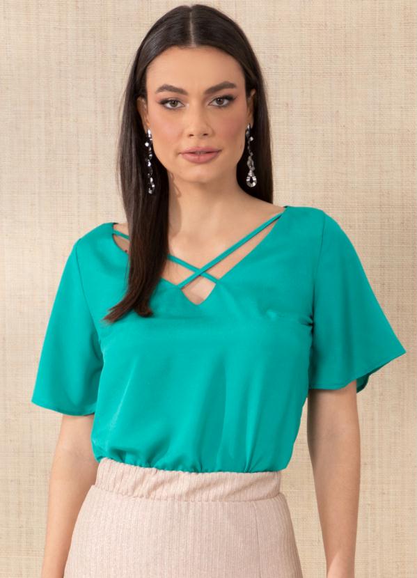 Blusa Verde Com Detalhe No Decote Quintess