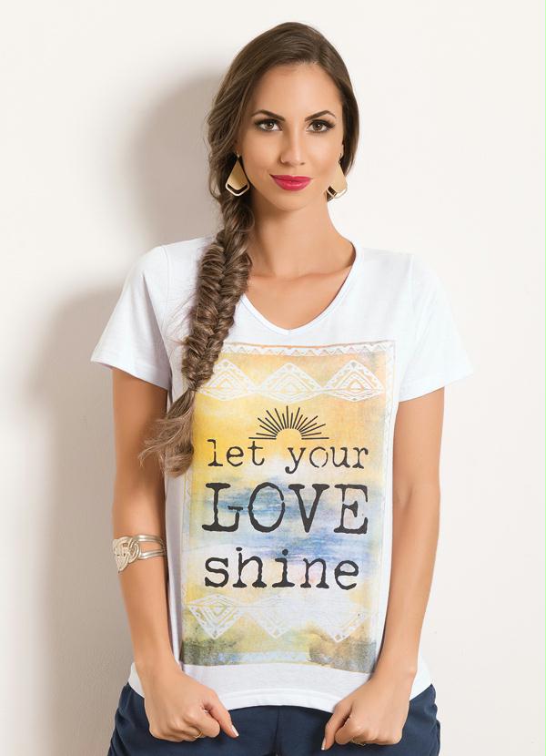 Outlet - T-Shirt Branca com Estampa Frontal e Manga Curta