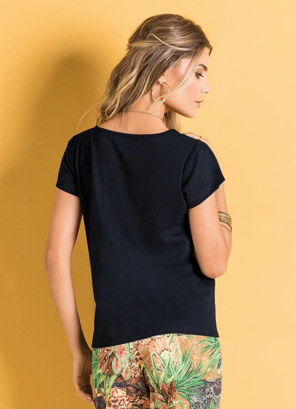 Outlet - T-Shirt Estampa Frontal Preta 2