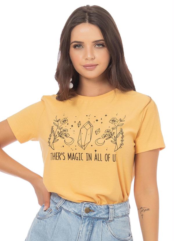 Up Close - T-Shirt Feminina com Estampa de Flor Amarelo