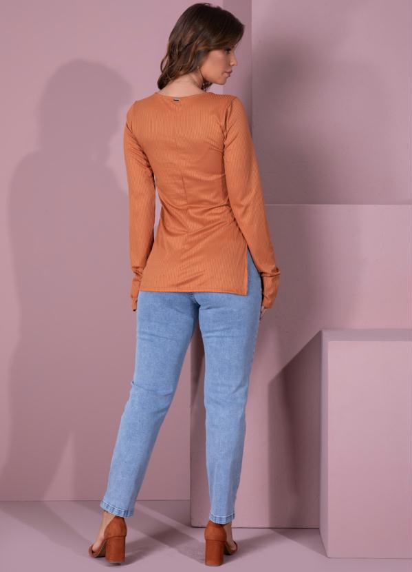Quintess - Blusa Alongada Caramelo com Fenda Lateral 4