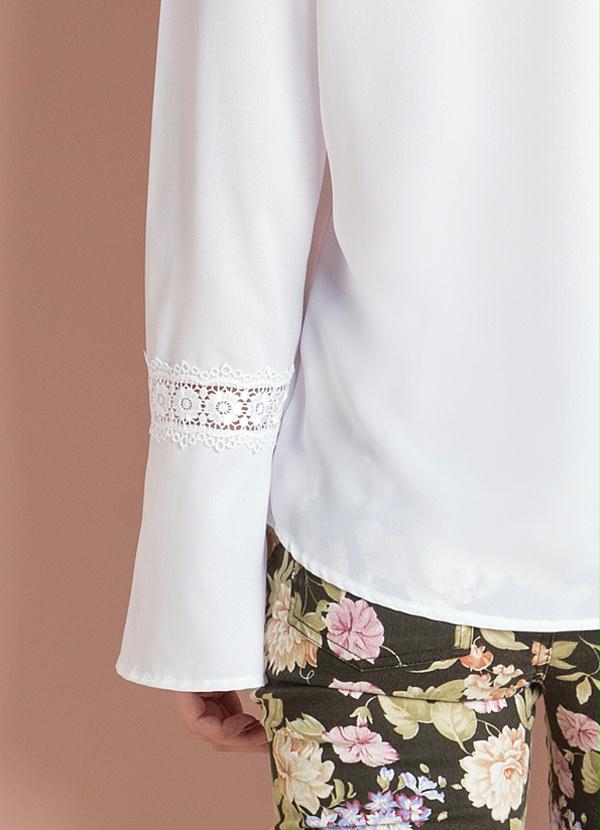Quintess - Blusa Ciganinha com Mangas Sino Branca 3