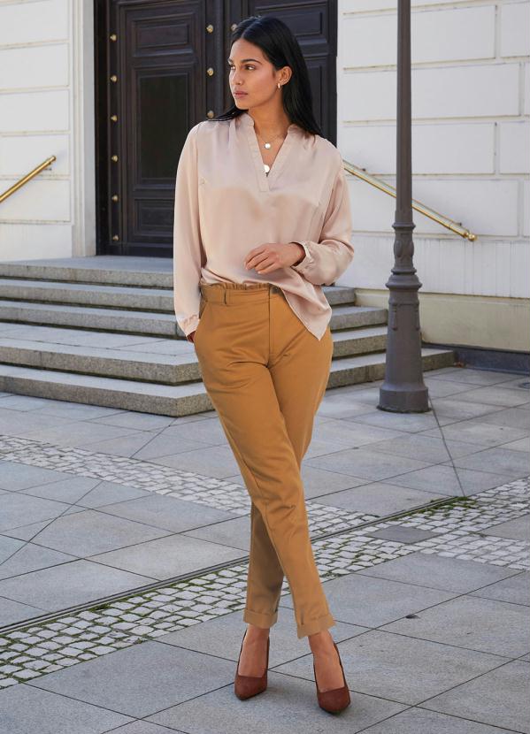 bonprix - Blusa de Cetim Mangas Longas Nude 5