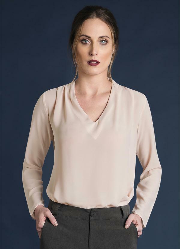Multimarcas - Blusa Manga Longa com Pregas no Decote Nude