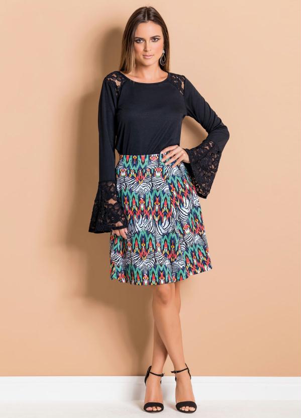 Outlet - Blusa Manga Longa Sino Preta Recortes em Renda 3