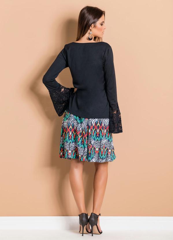 Outlet - Blusa Manga Longa Sino Preta Recortes em Renda 4