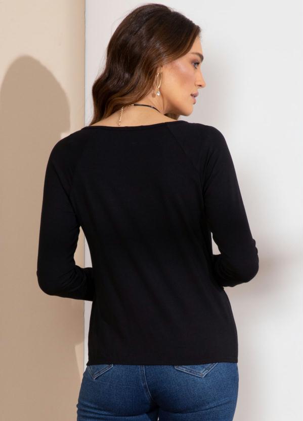 Quintess - Blusa Preta com Mangas Longas e Pregas no Decote 2