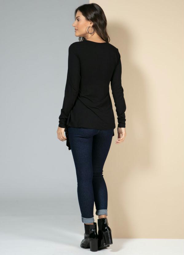 Quintess - Blusa Preta com Sobreposição 4