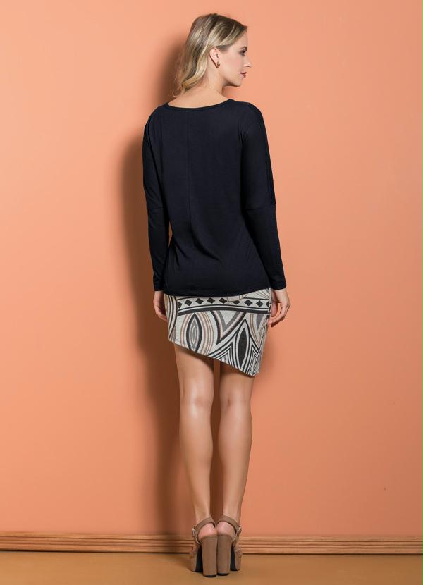 Outlet - Blusa Preta Soltinha com Maga Longa 4