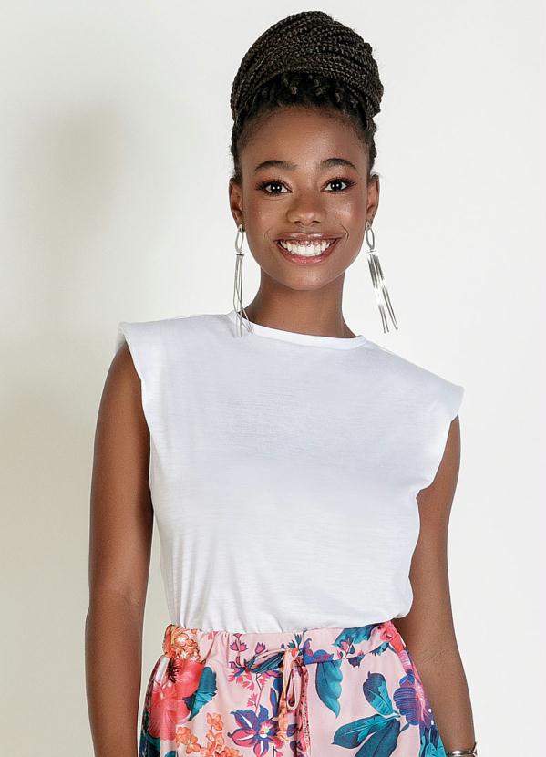 Outlet - Blusa Branca com Ombreiras