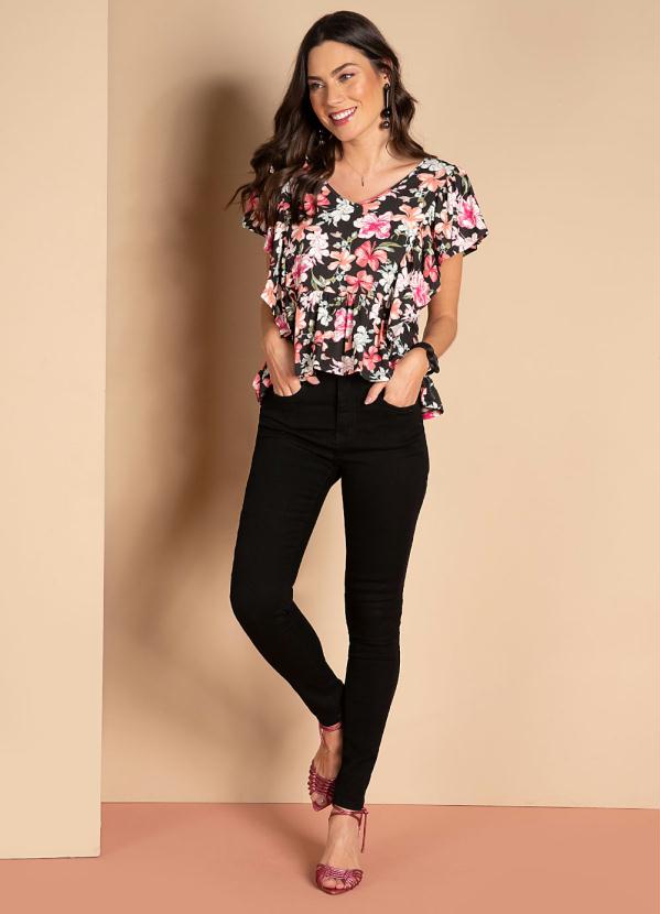 Quintess - Blusa Floral Rosa Decote V com Babados 3