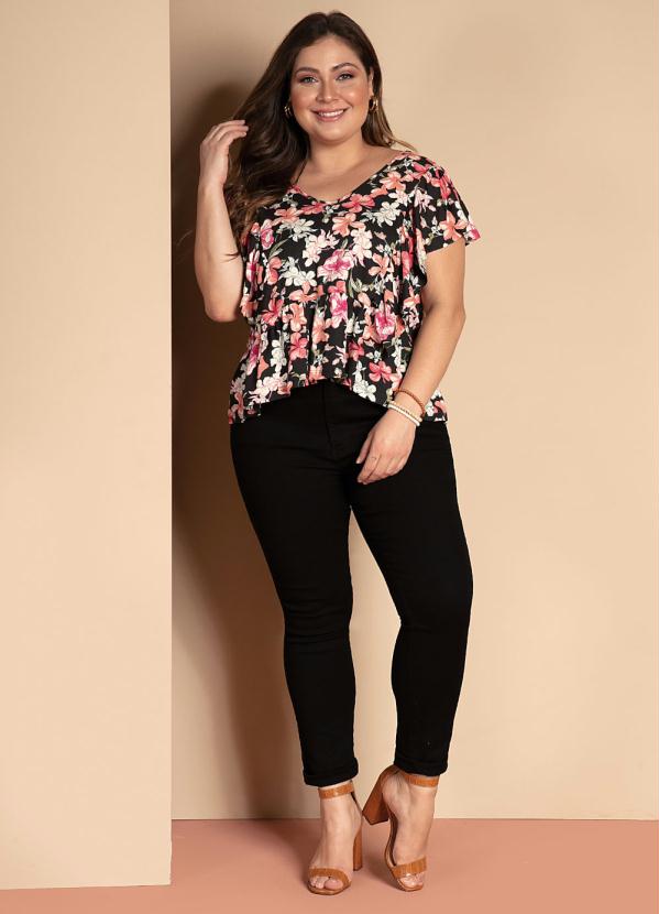 Quintess - Blusa Floral Rosa Decote V com Babados 8