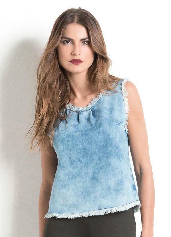 Quintess - Blusa Jeans Quintess com Barra Desfiada