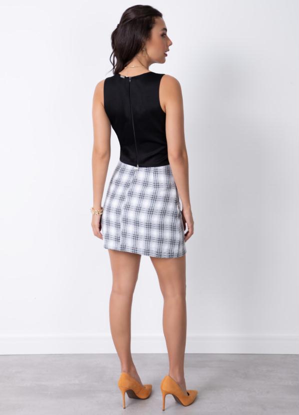 Quintess - Cropped Preta com Recorte Franzido 3