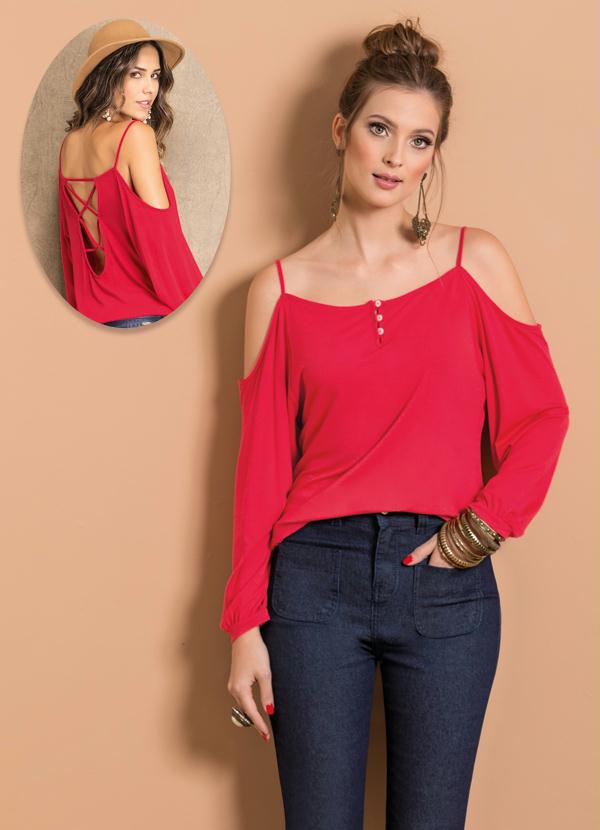 modelo de blusa vermelha