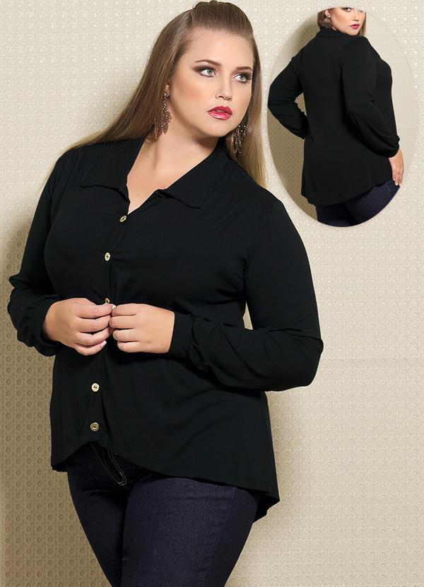 camisa preta plus size