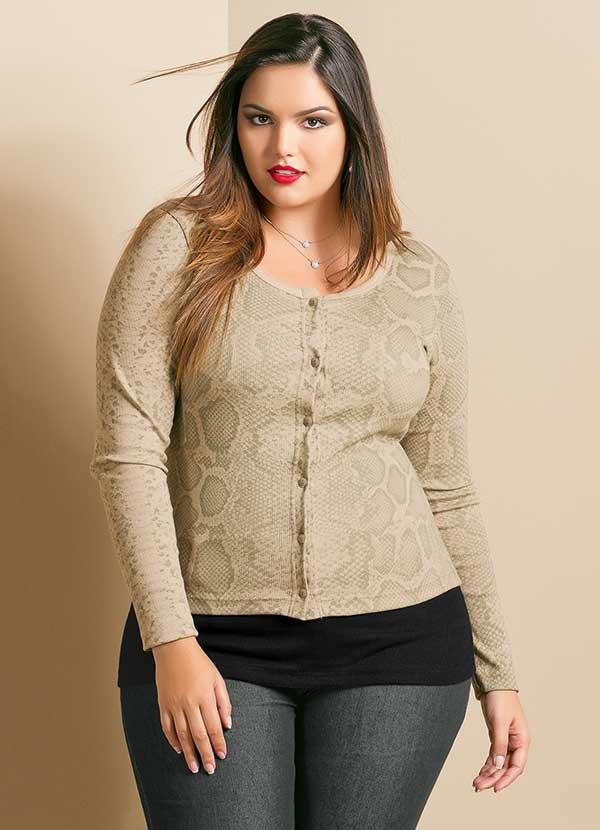 Quintess - Casaquinho Plus Size com Estampa de Cobra Bege