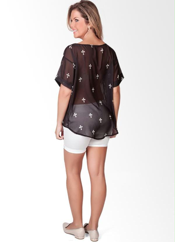 Quintess - Blusa com Estampa de Cruz e Transparência Preta 4