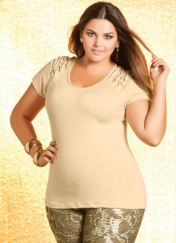 Quintess - Blusa Plus Size Bege com Detalhes no Ombro