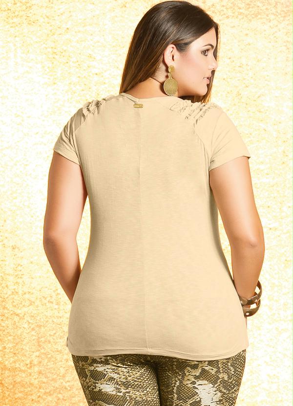 Quintess - Blusa Plus Size Bege com Detalhes no Ombro 2