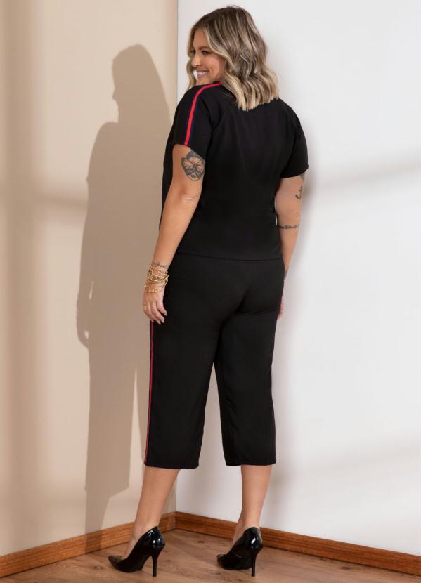 Quintess - Calça Pantacourt Preta com Faixa Lateral 10