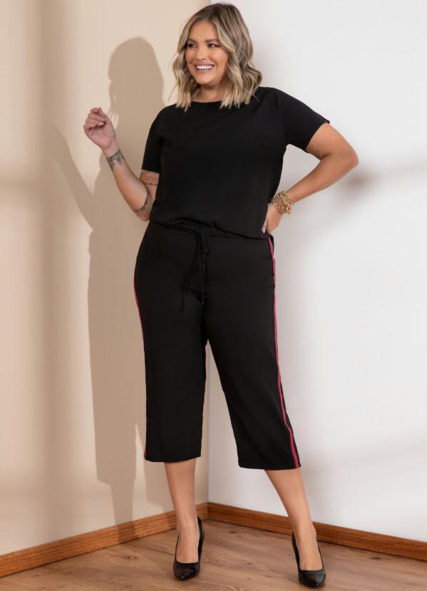 Quintess - Calça Pantacourt Preta com Faixa Lateral 9