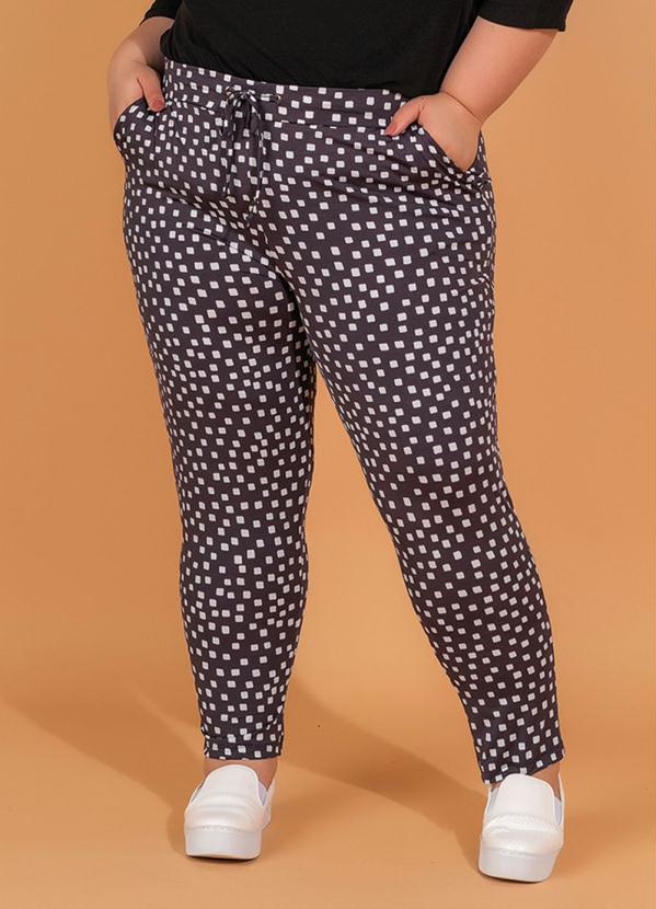 Queima Estoque - Calça Comfort em Malha Estampada Cinza Chumbo 4