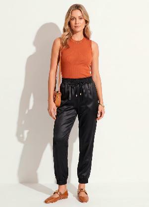 Quintess - Calça Jogger Preta com Bolsos Funcionais - QUINTESS